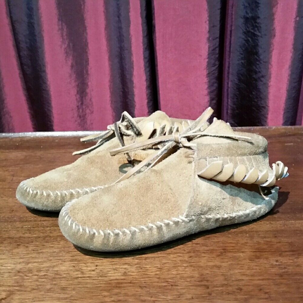 1970s Hand Stitched Suede Indian Moccasins Y2